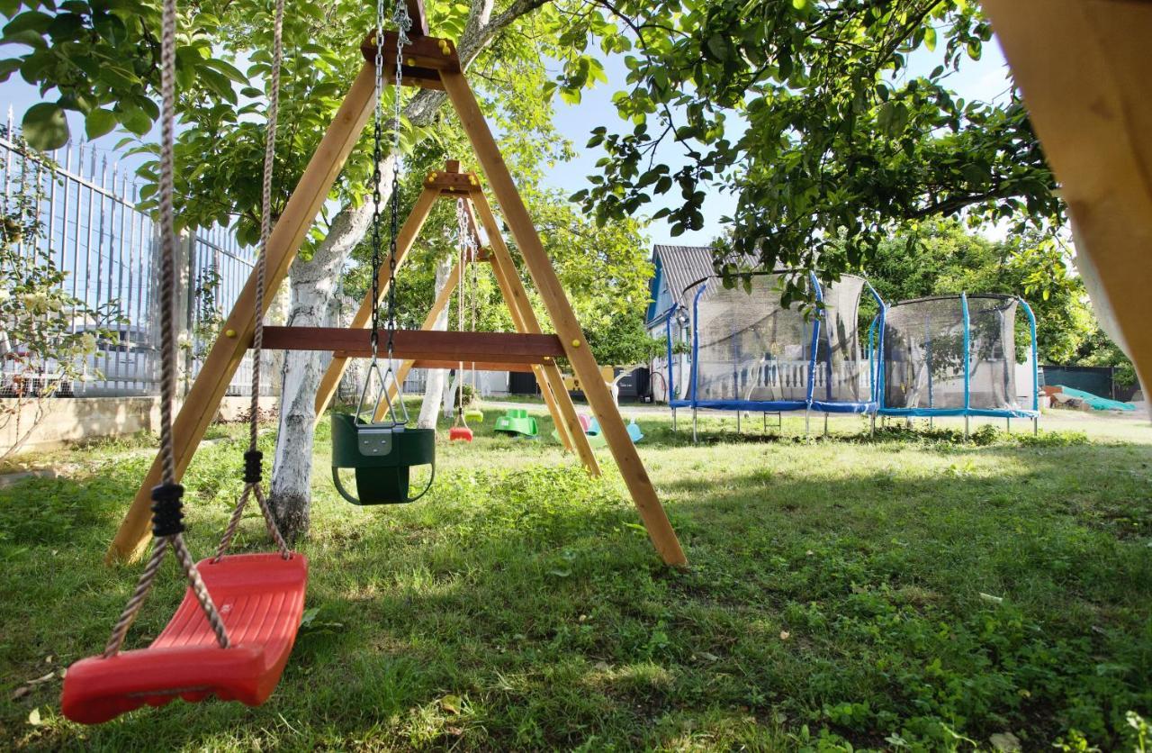 Family Resort Bambora Gudauta Kültér fotó