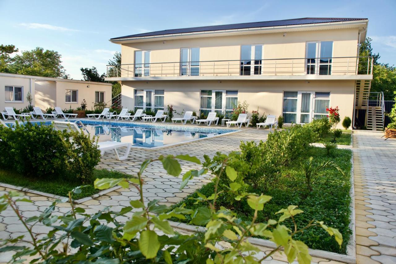 Family Resort Bambora Gudauta Kültér fotó