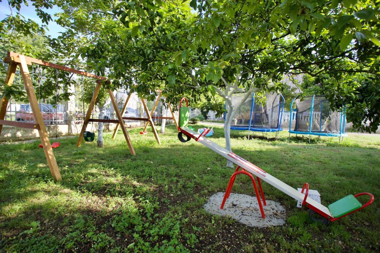 Family Resort Bambora Gudauta Kültér fotó