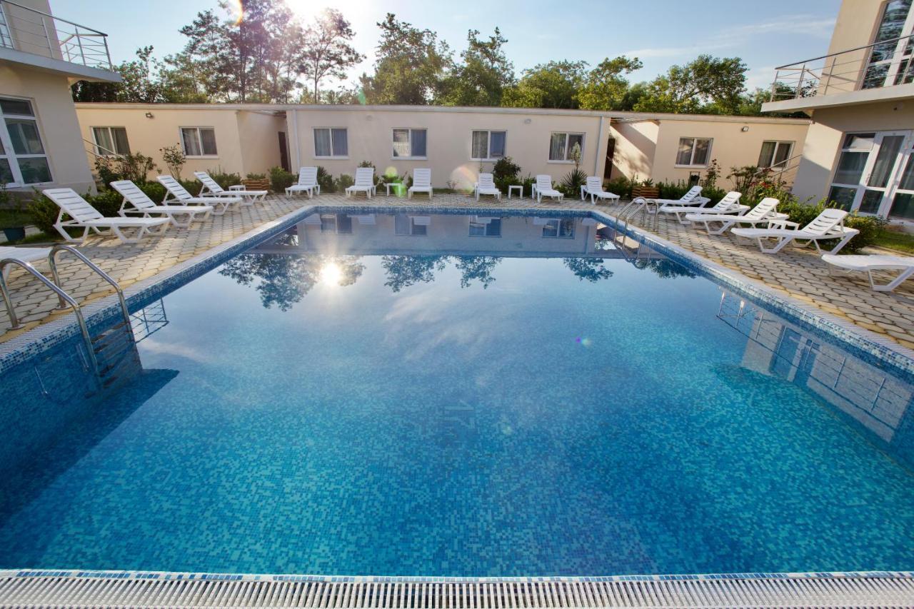 Family Resort Bambora Gudauta Kültér fotó